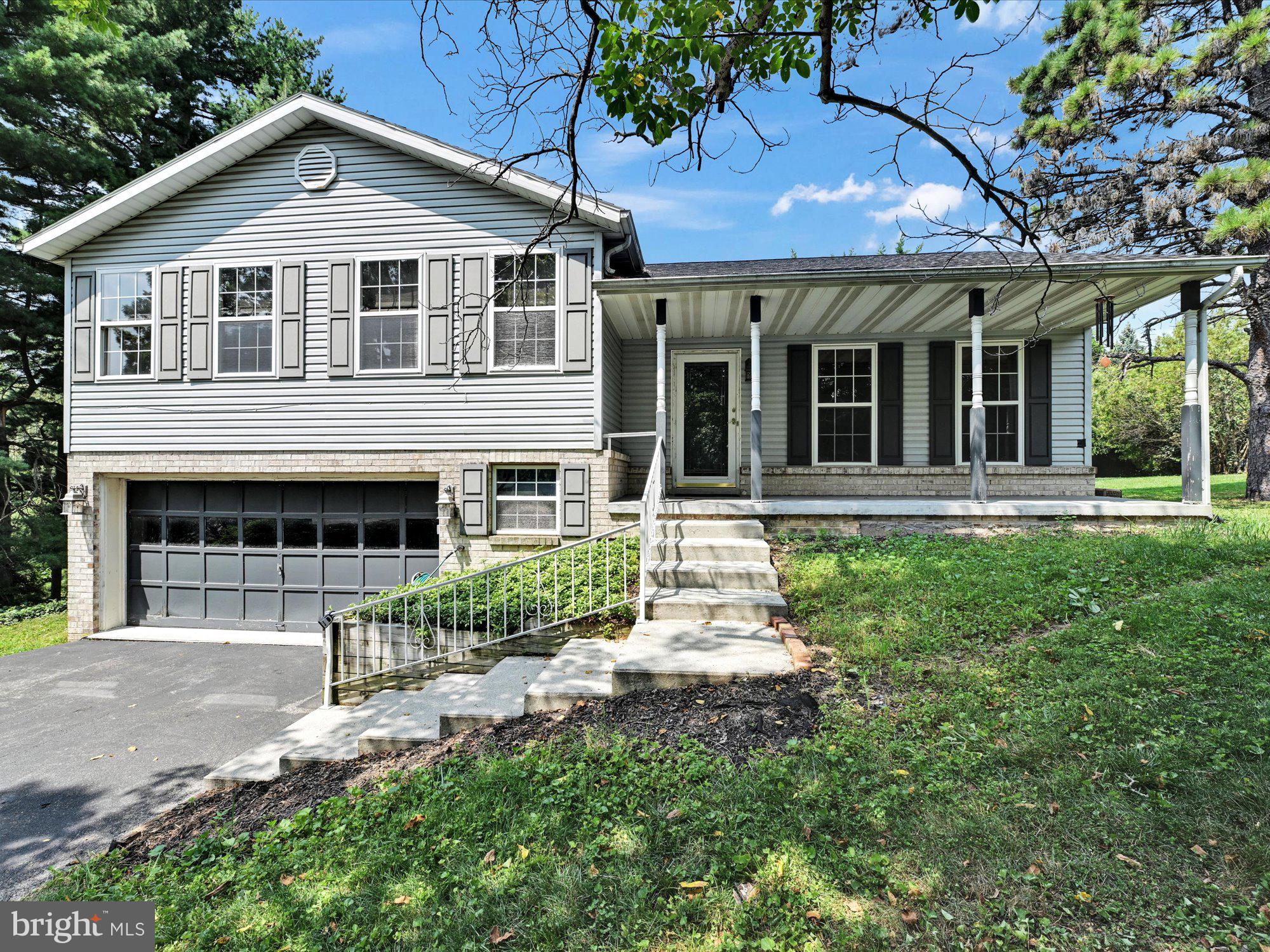 45 Moore Drive Hanover, PA 17331 - Photo 3 of 31