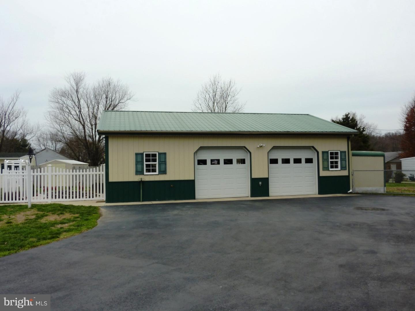 3335 Underwoods Corner Road Clayton, DE 19938 - Photo 23 of 25 Garage