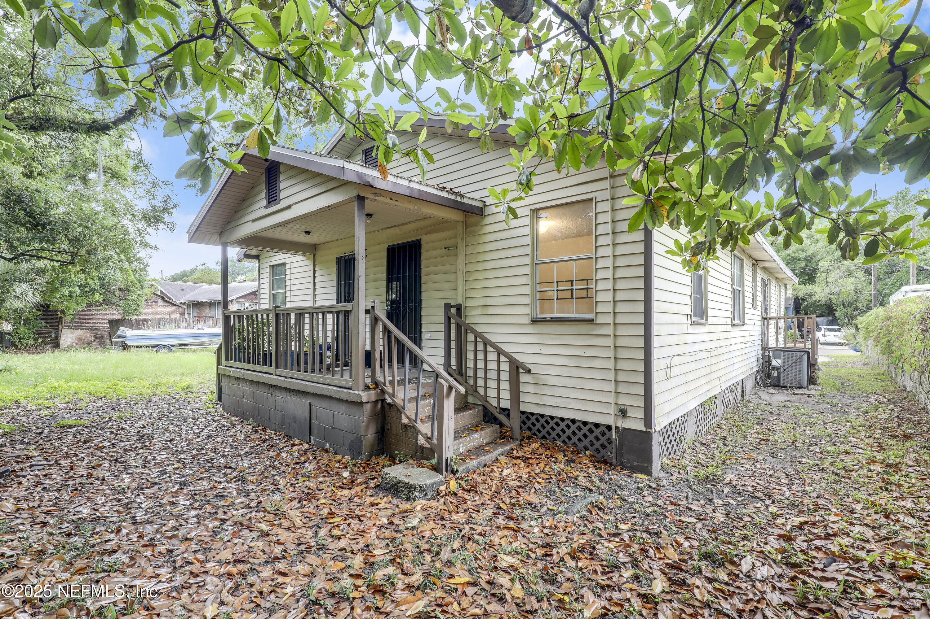 330 West 26th Street Jacksonville, FL 32206 - Photo 18 of 27 a view of a house with a yard and sitting area