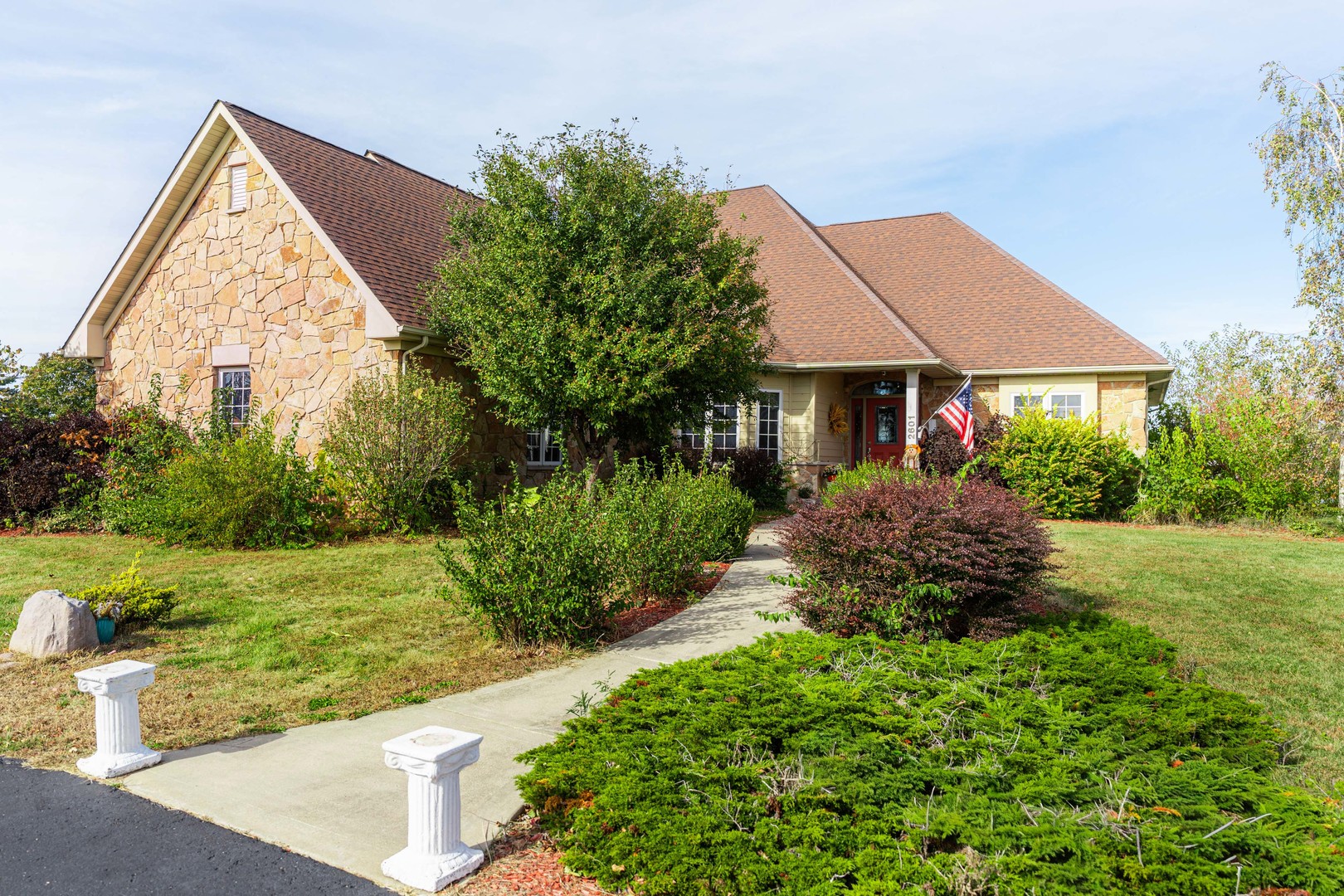 2601 North 3653rd Road Sheridan, IL 60551 - Photo 2 of 85
