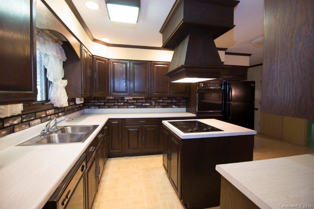 2949 Old Mountain Road Stony Point, NC 28678 - Photo 5 of 24 Gallery Image 5