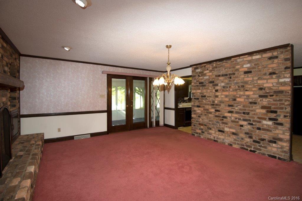 2949 Old Mountain Road Stony Point, NC 28678 - Photo 6 of 24 Gallery Image 6