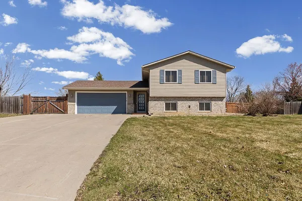 $420,000 | 15635 Hallmark Path, Apple Valley, MN 55124