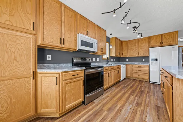 $420,000 | 15635 Hallmark Path, Apple Valley, MN 55124