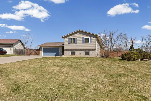 $420,000 | 15635 Hallmark Path, Apple Valley, MN 55124