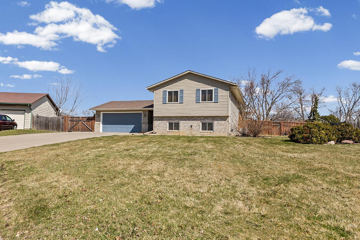 15635 Hallmark Path Apple Valley, MN 55124 - Photo 4 of 63