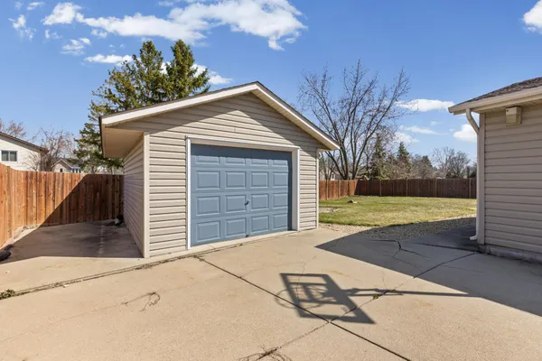 $420,000 | 15635 Hallmark Path, Apple Valley, MN 55124