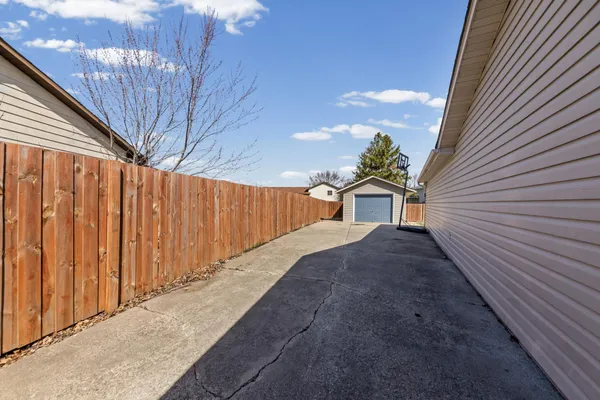 $420,000 | 15635 Hallmark Path, Apple Valley, MN 55124