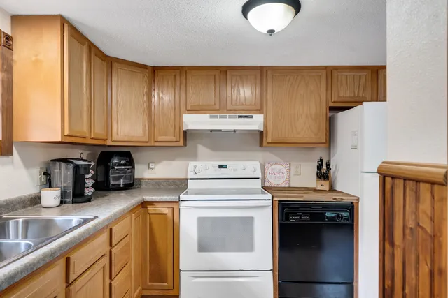 $219,900 | 10287 Bluebird Lane, Trempealeau, WI 54661