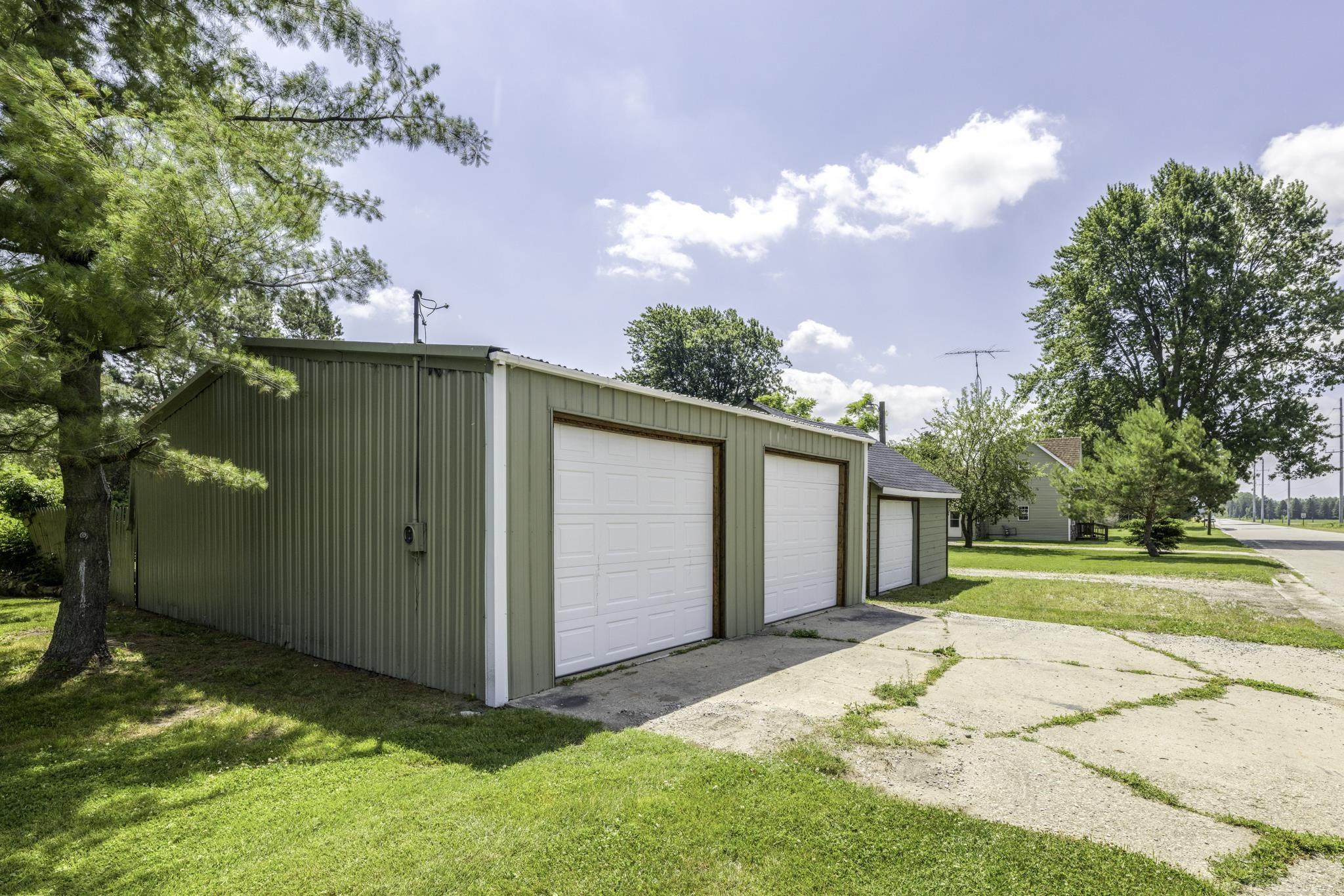2649 Sherman Street Applegate, MI 48401 - Photo 2 of 37