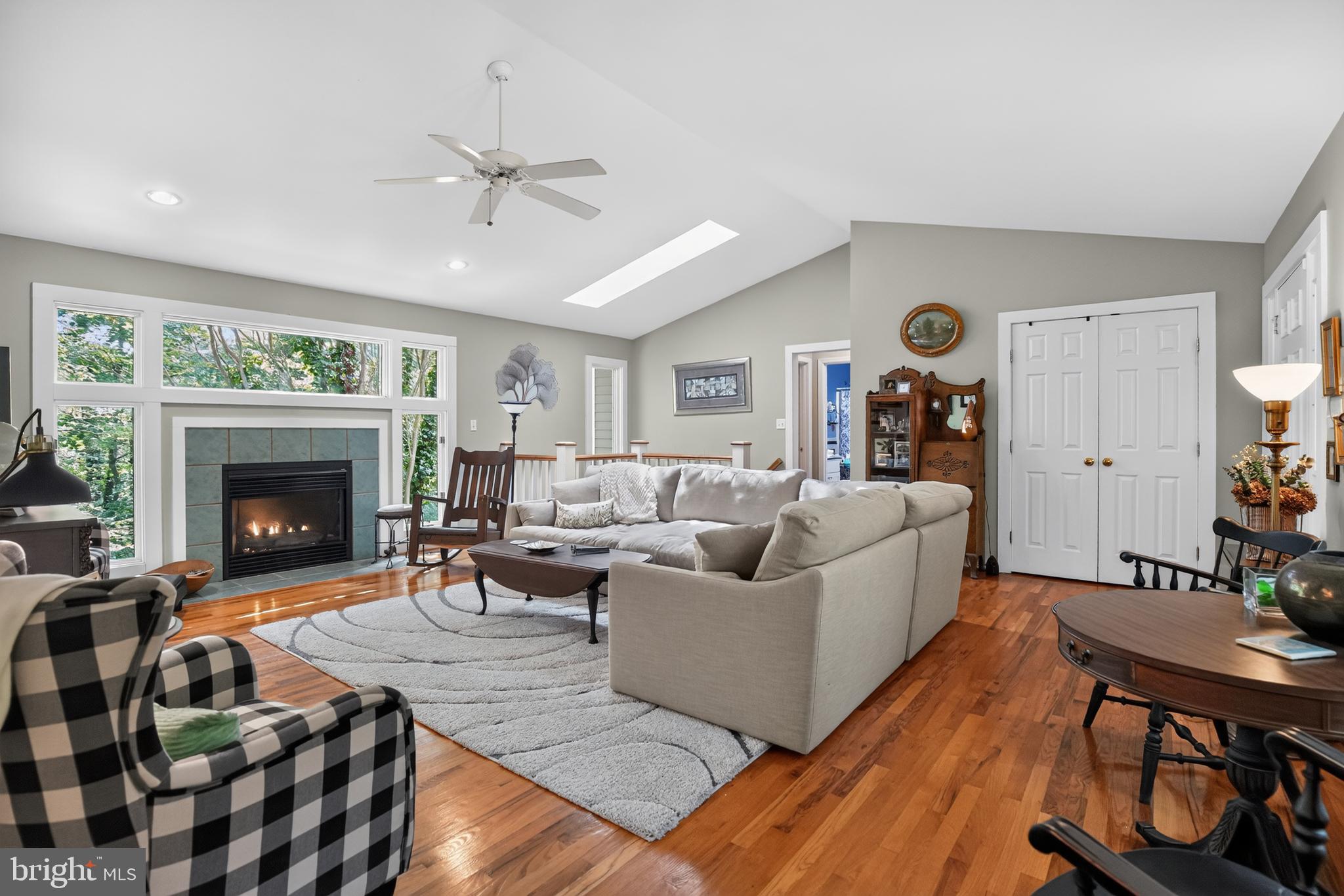 2220 Vern Road Port Republic, MD 20676 - Photo 5 of 34 Living Room, gas FP, HW floors, vaulted ceiling