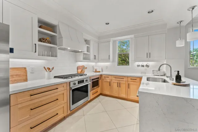 $1,095,000 | 8301 Rio San Diego Drive, Unit 2, San Diego, CA 92108