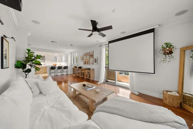 $1,095,000 | 8301 Rio San Diego Drive, Unit 2, San Diego, CA 92108