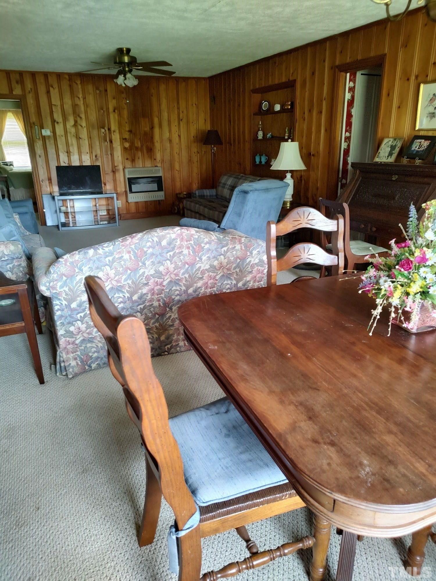 8727 Peacock Road Whiteville, NC 28472 - Photo 16 of 25 a living room with furniture