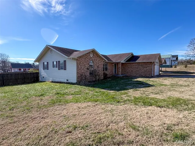 $250,000 | 2488 County Road 450, Poplar Bluff, MO 63901