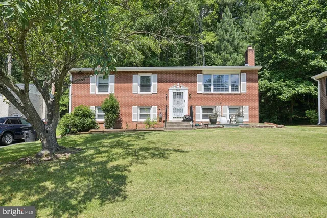$310,000 | 5210 West Boniwood Turn, Clinton, MD 20735