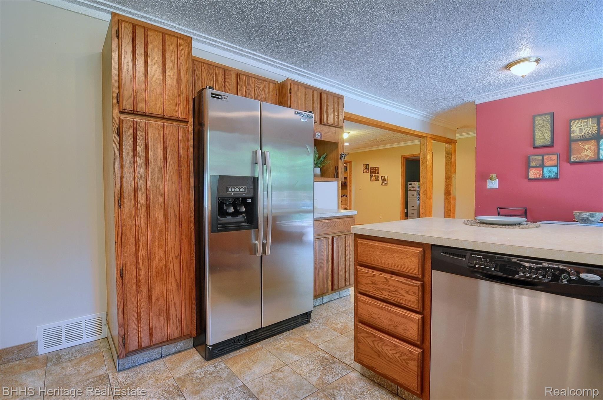 8415 McClements Road Brighton, MI 48114 - Photo 13 of 42 Kitchen-2nd-View.jpg
