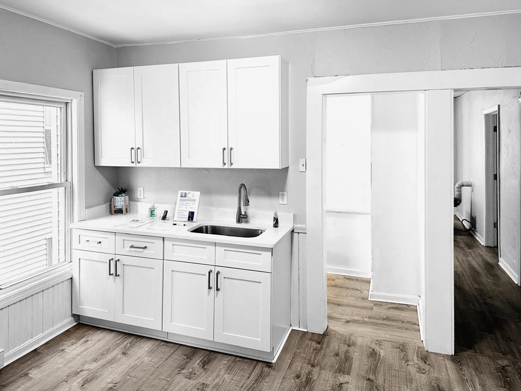 5 Mt Pleasant Street, Unit 2 Worcester, MA 01610 - Photo 2 of 9