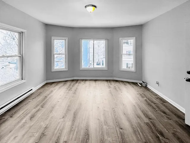 $2,500 | 5 Mt Pleasant Street, Unit 2, Worcester, MA 01610