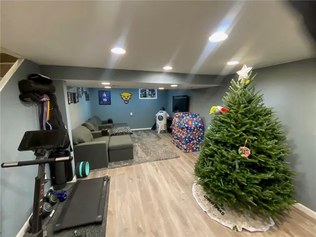 a room with furniture and flowers