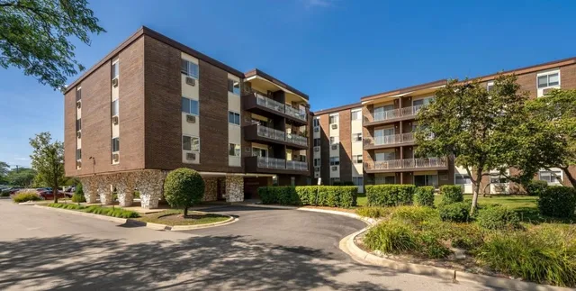 $169,999 | 1321 South Finley Road, Unit 107, Lombard, IL 60148