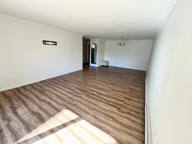 $169,999 | 1321 South Finley Road, Unit 107, Lombard, IL 60148