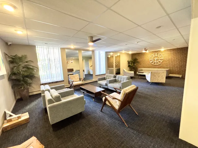 $169,999 | 1321 South Finley Road, Unit 107, Lombard, IL 60148