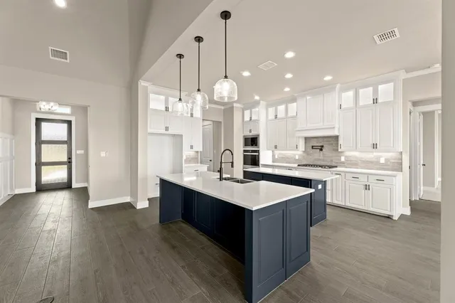 $834,900 | 1017 Lake Prairie Trail, Fort Worth, TX 76126