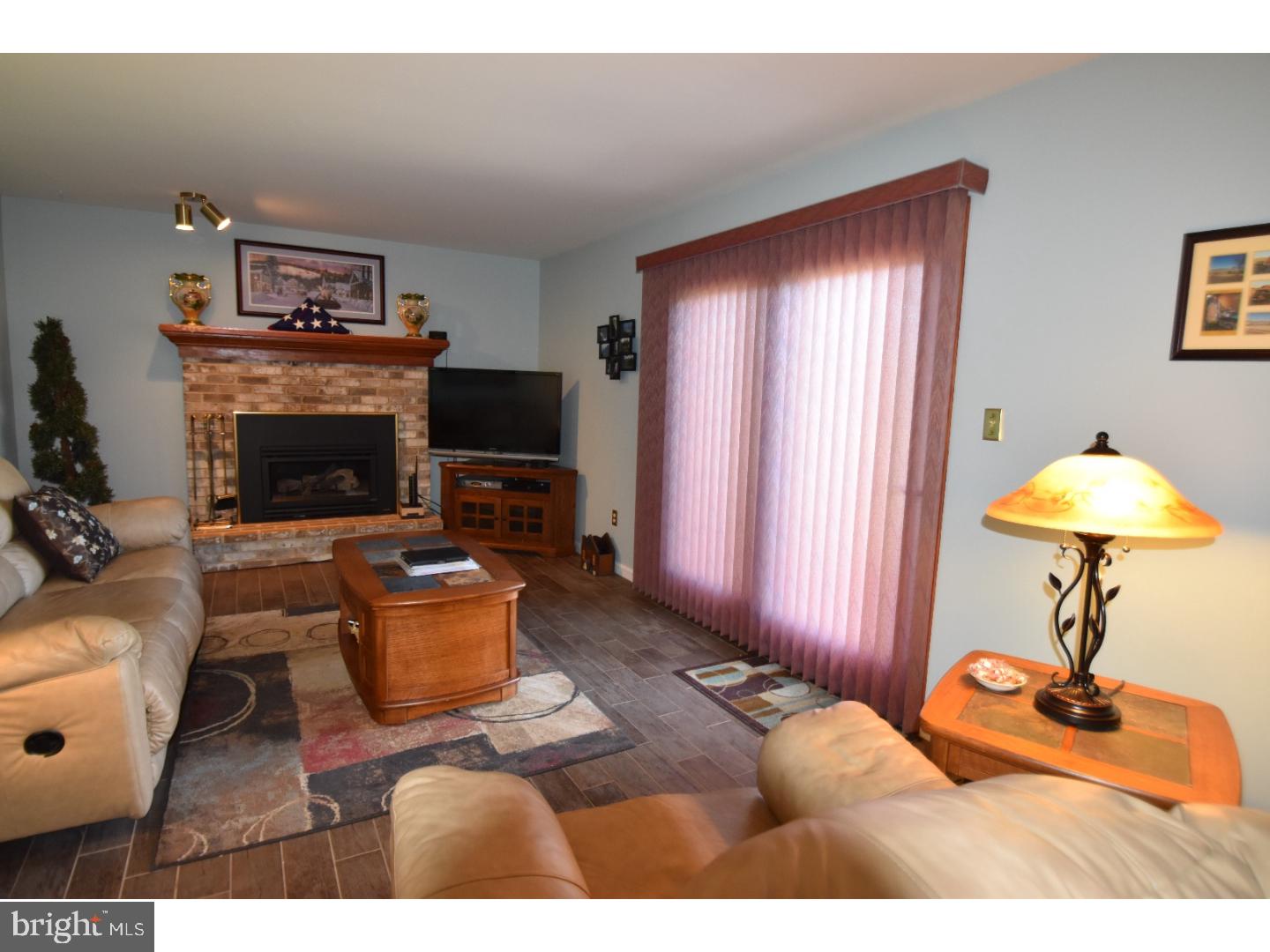 2596 Hillcrest Road Quakertown, PA 18951 - Photo 14 of 25 Family Room
