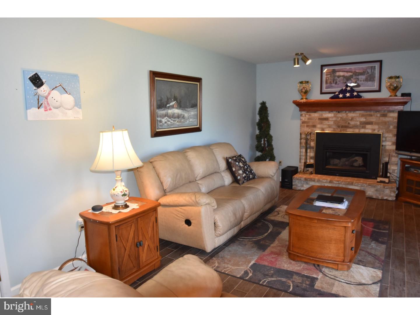 2596 Hillcrest Road Quakertown, PA 18951 - Photo 16 of 25 Family Room