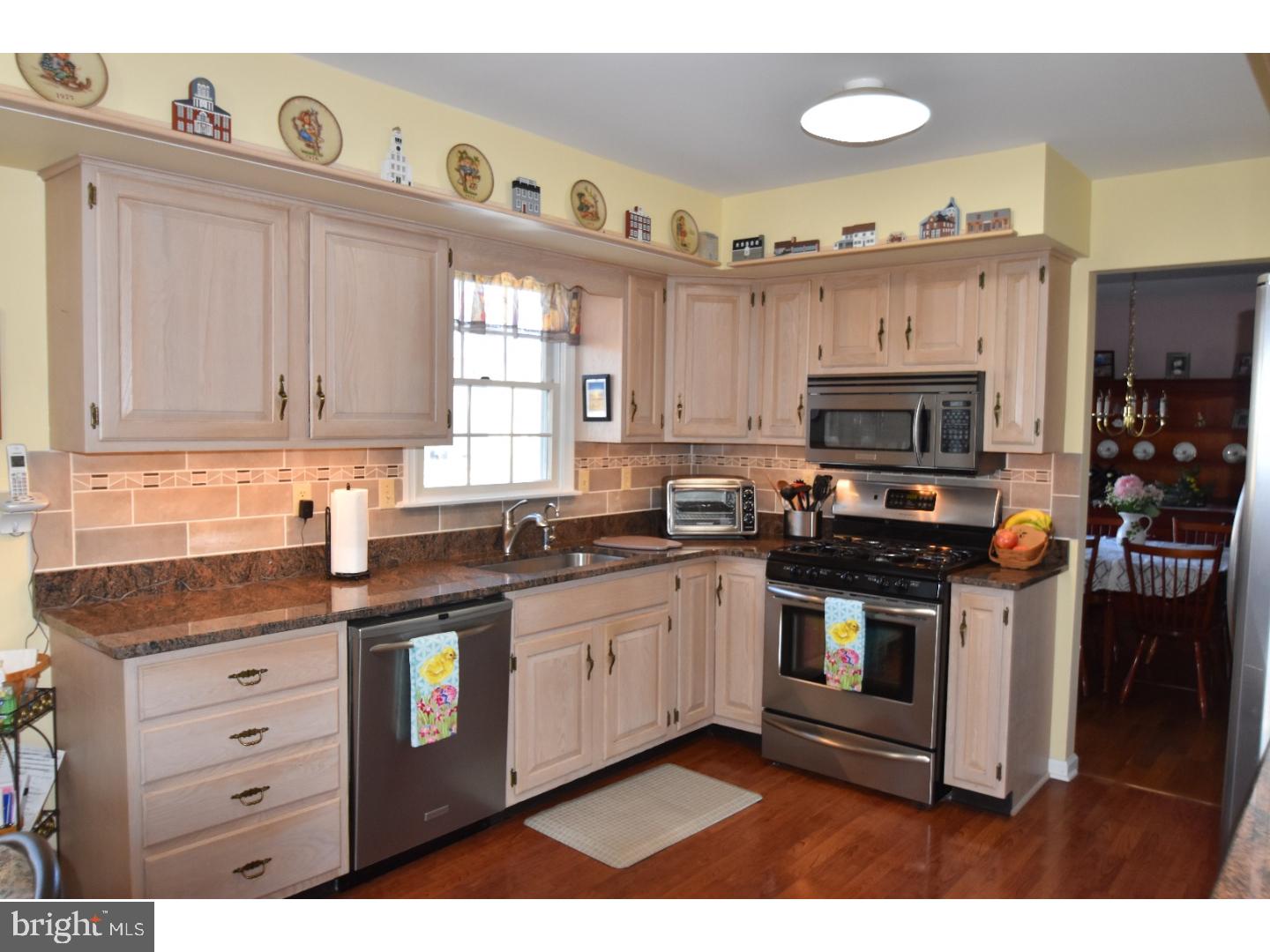 2596 Hillcrest Road Quakertown, PA 18951 - Photo 4 of 25 Kitchen
