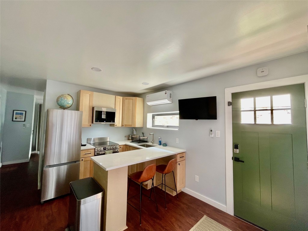 1023 Nile Street, Unit B Austin, TX 78702 - Photo 4 of 14 2nd kitchen view.