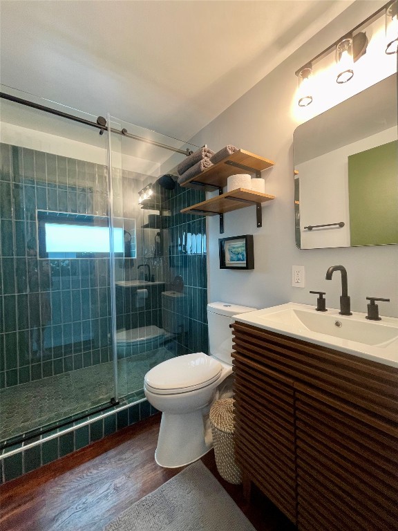 1023 Nile Street, Unit B Austin, TX 78702 - Photo 9 of 14 Bath