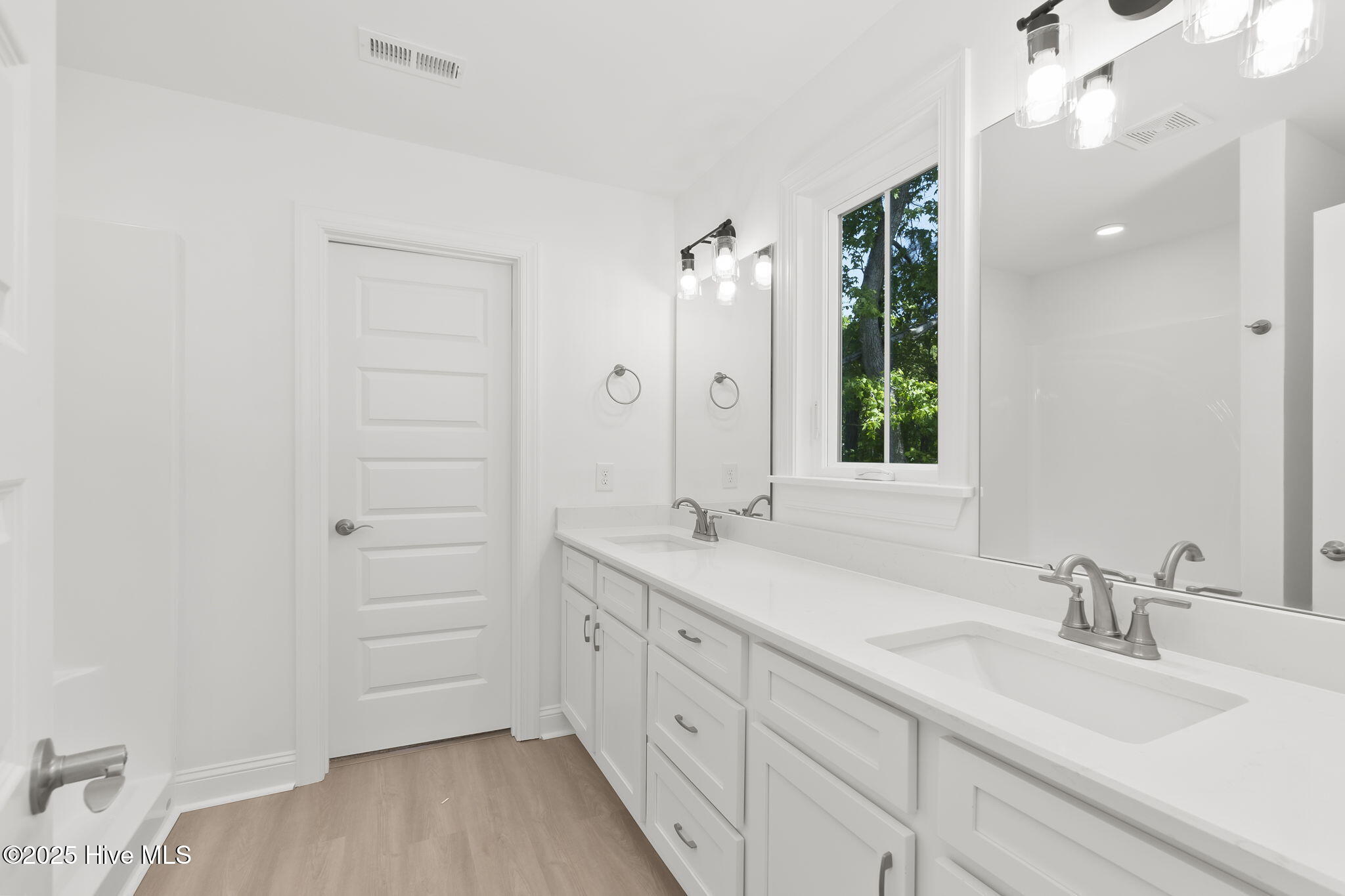 341 McCabe Road Morehead City, NC 28557 - Photo 16 of 38 Primary Suite