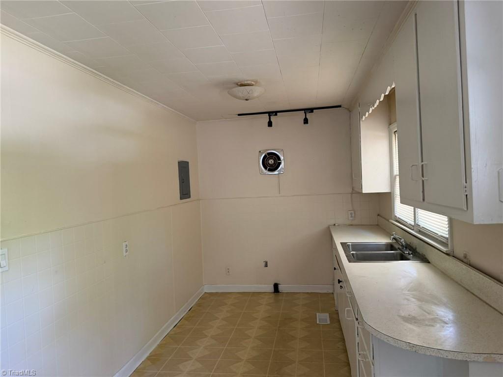 546 Sink Lake Road High Point, NC 27265 - Photo 9 of 14 536