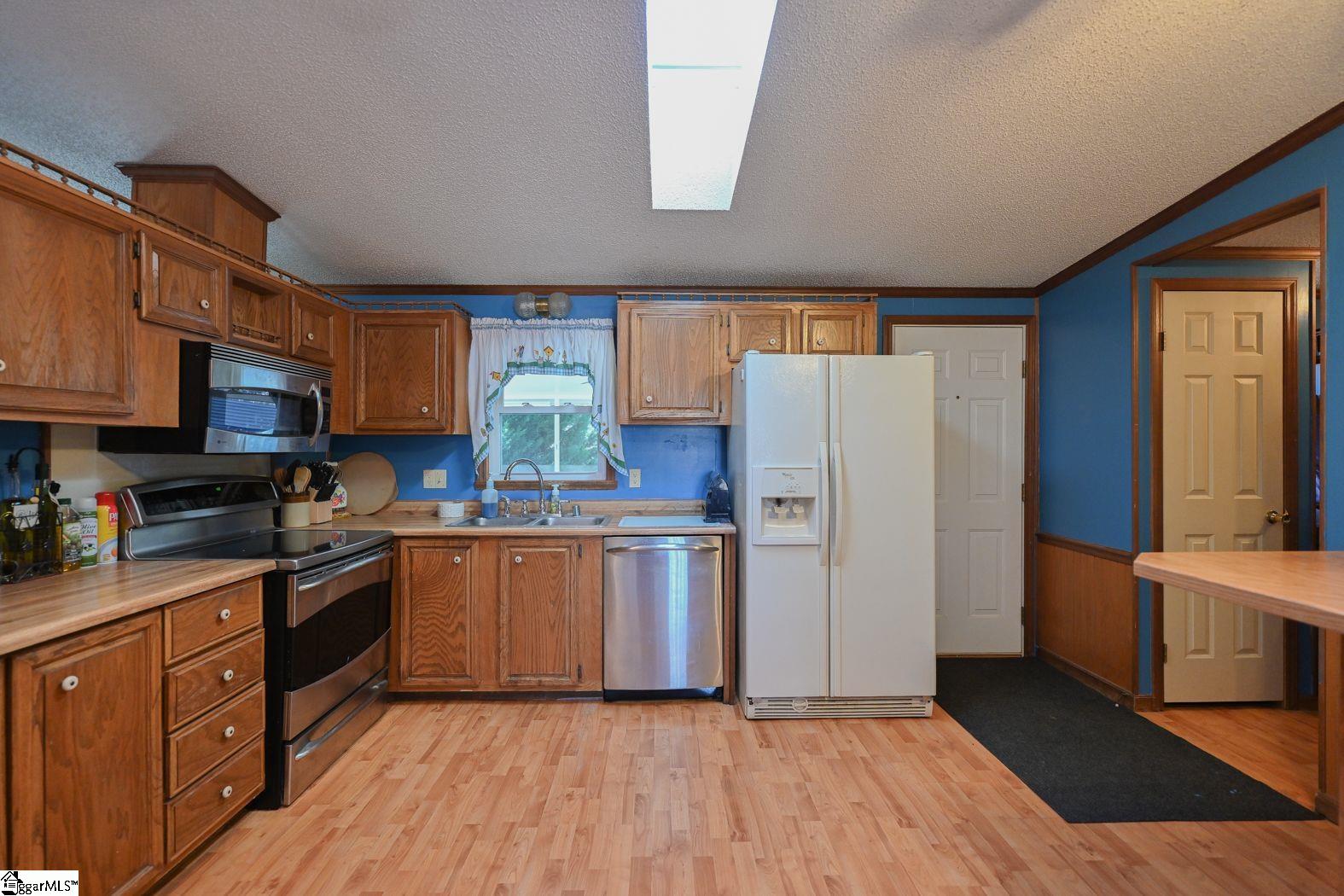 218 Goodjoin Road Landrum, SC 29356 - Photo 8 of 28