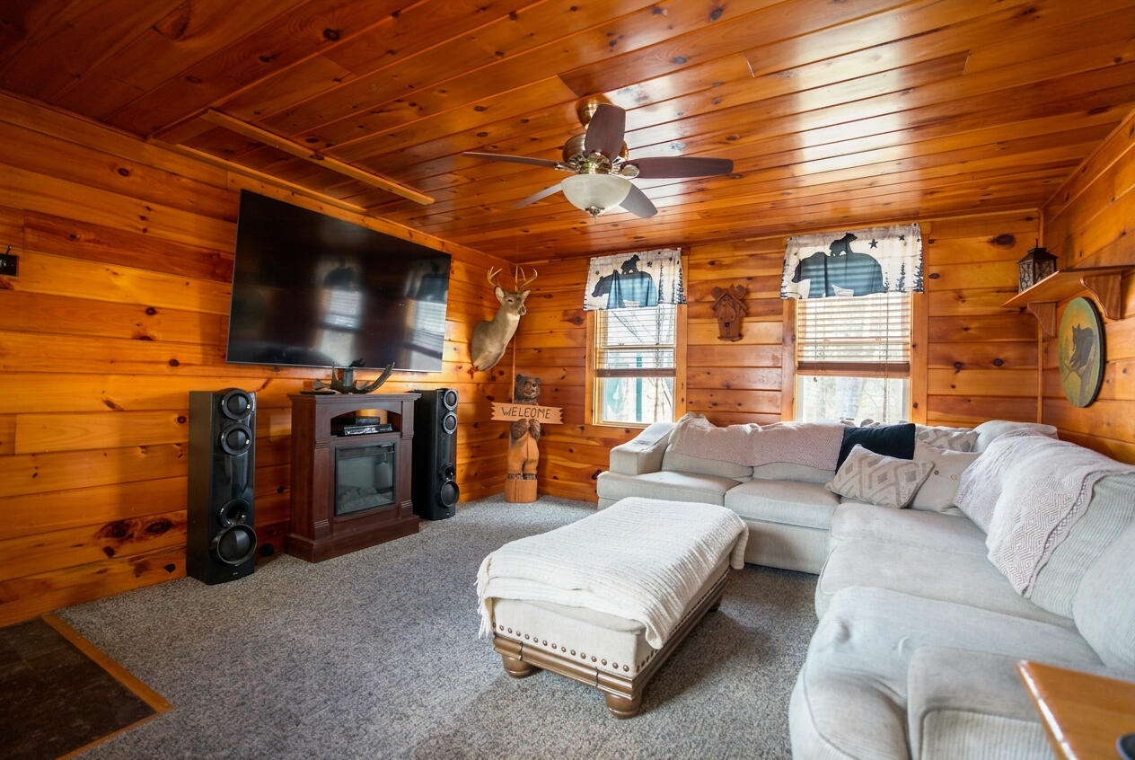 13 Hall Street Anson, ME 04958 - Photo 11 of 32 Den view 2