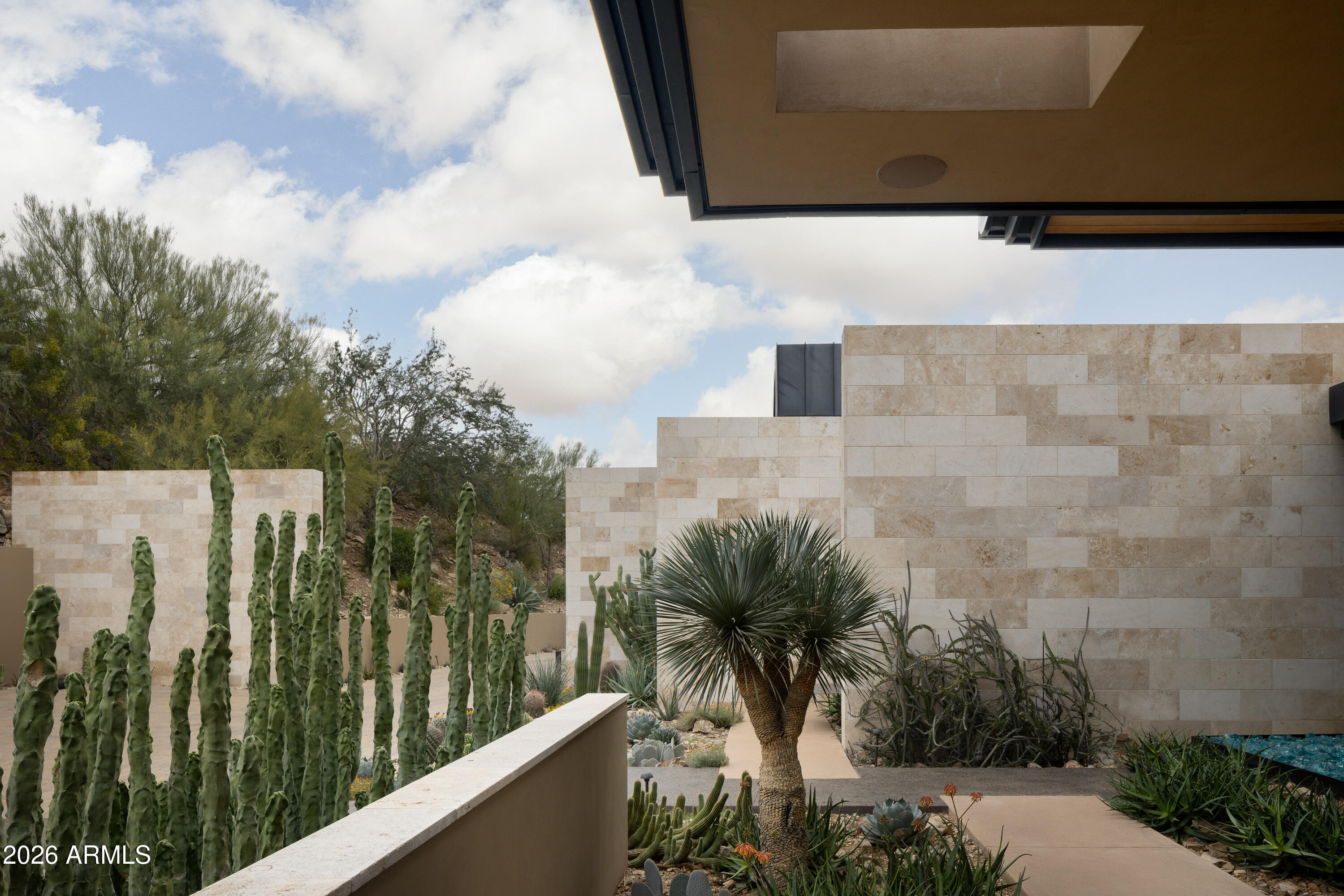 5248 East Arroyo Road Paradise Valley, AZ 85253 - Photo 7 of 31