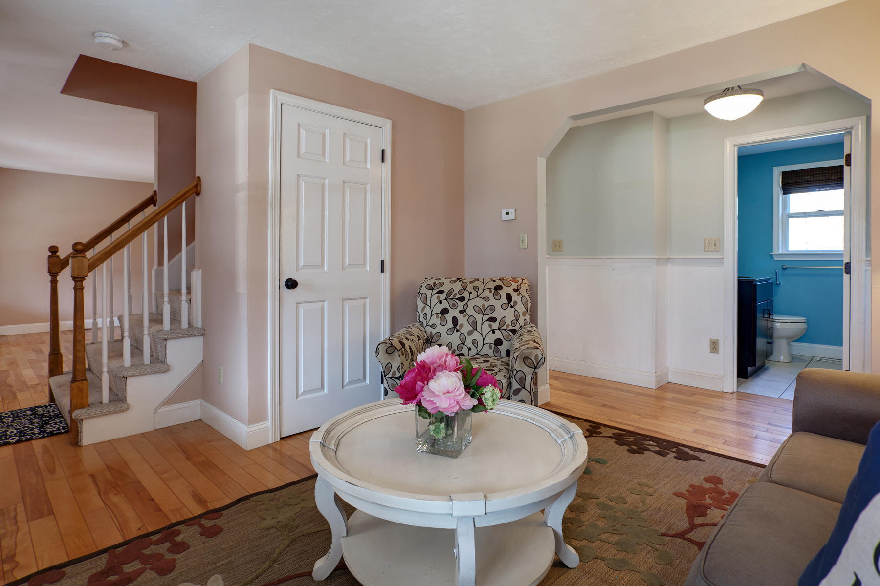 178 Farmersville Road Sandwich, MA 02563 - Photo 12 of 25 a living room with furniture and a potted plant