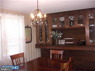 213 Farnham Road Havertown, PA 19083 - Photo 5 of 12