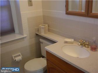 213 Farnham Road Havertown, PA 19083 - Photo 10 of 12
