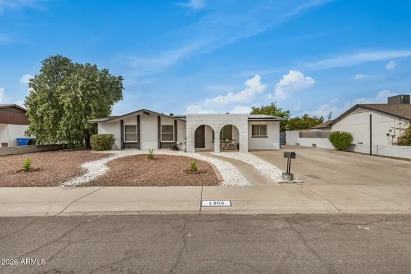$405,000 | 1806 West Kerry Lane, Phoenix, AZ 85027