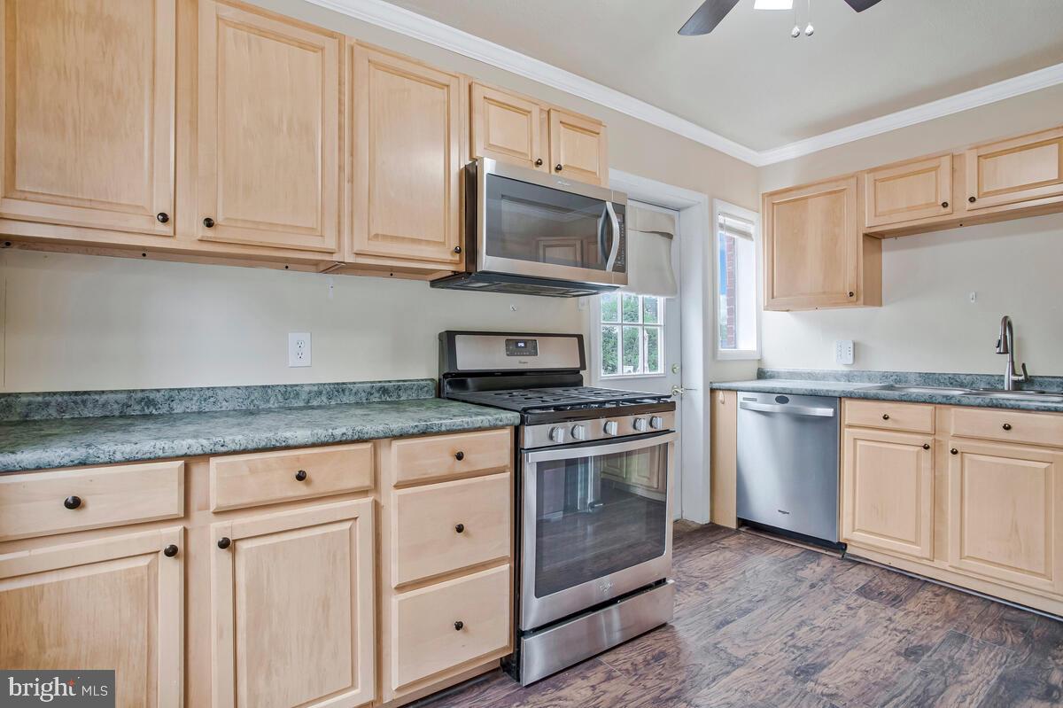 102 Kent Road Glen Burnie, MD 21060 - Photo 11 of 42 Kitchen