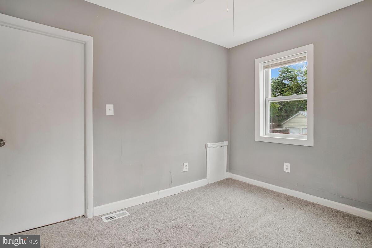 102 Kent Road Glen Burnie, MD 21060 - Photo 15 of 42 Main Level Bedroom