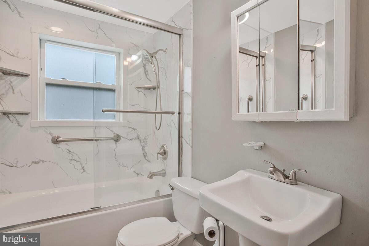 102 Kent Road Glen Burnie, MD 21060 - Photo 17 of 42 Main Level Bath