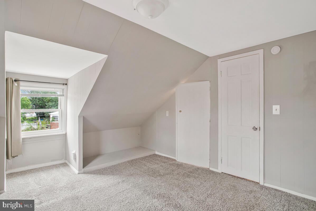 102 Kent Road Glen Burnie, MD 21060 - Photo 18 of 42 2nd Level Bedroom 1