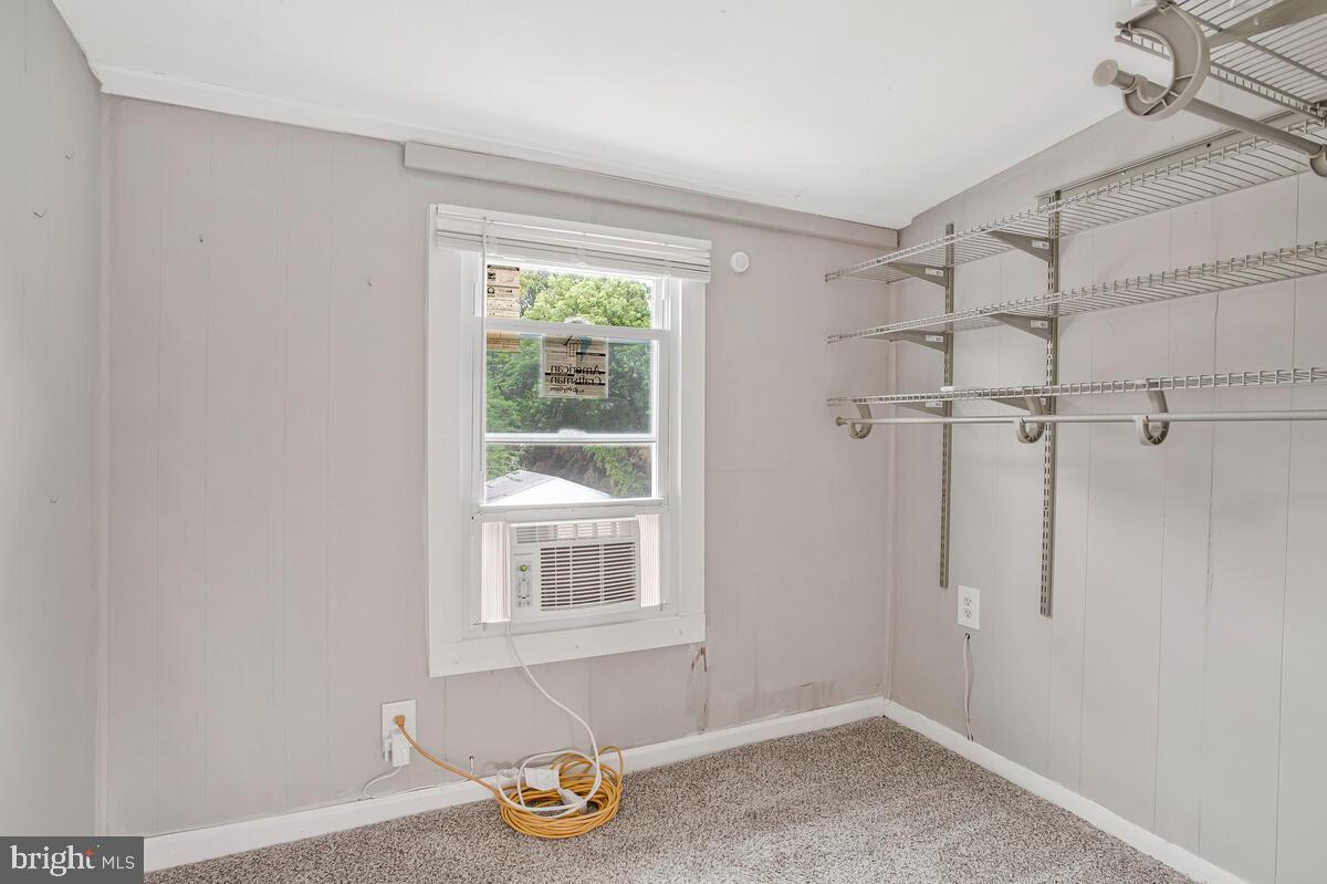 102 Kent Road Glen Burnie, MD 21060 - Photo 20 of 42 2nd Level Bedroom 1 Closet