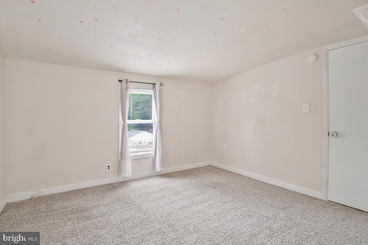 102 Kent Road Glen Burnie, MD 21060 - Photo 22 of 42 2nd Level Bedroom 2