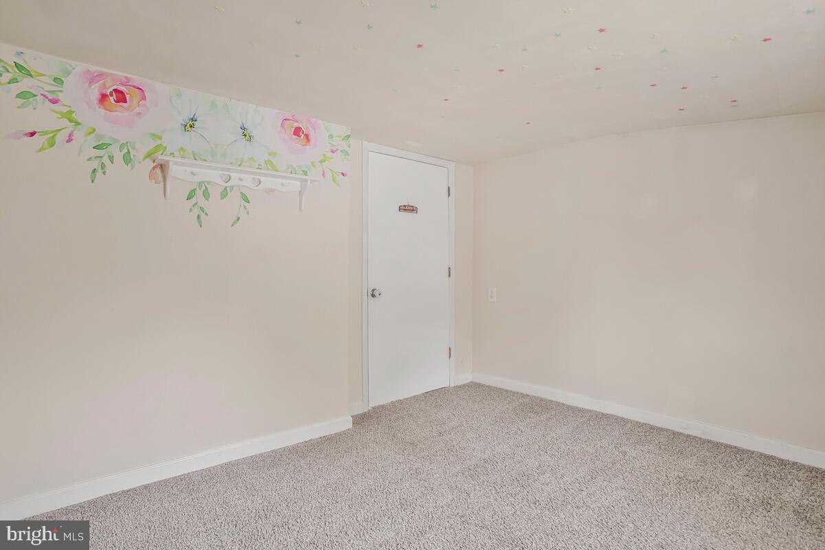 102 Kent Road Glen Burnie, MD 21060 - Photo 24 of 42 2nd Level Bedroom 2