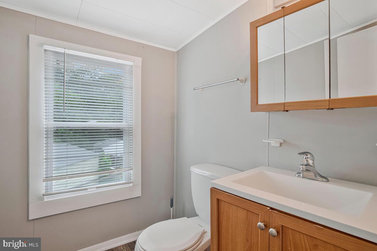 102 Kent Road Glen Burnie, MD 21060 - Photo 27 of 42 2nd Level Half Bath